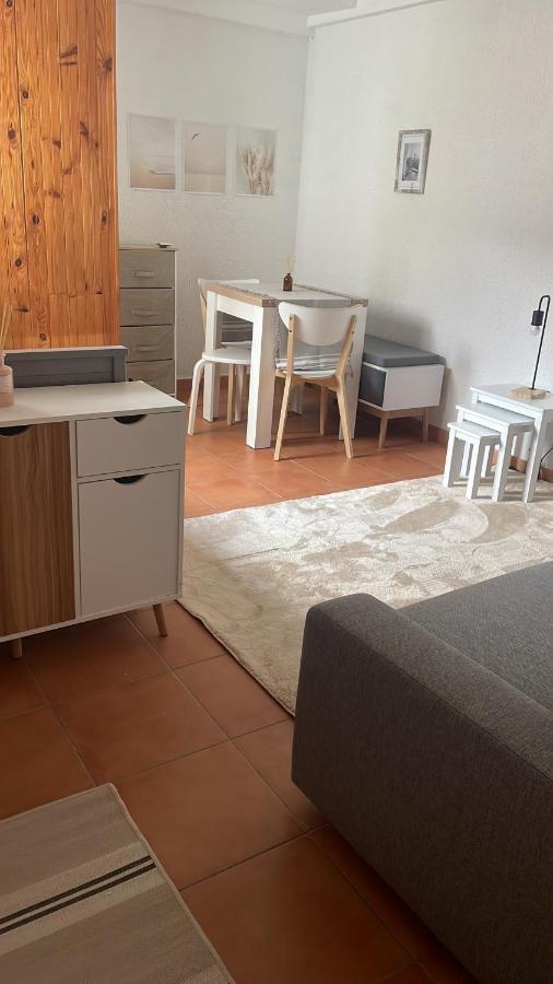 Studio Cosy Auron Luaran gambar